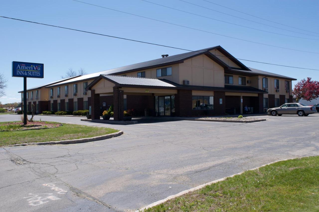 Amerivu Inn And Suites Shawano Wi Exterior photo